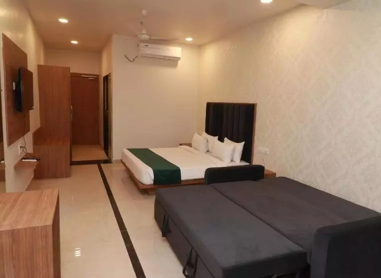 ホテル 7 Vachan Lawns And Banquet