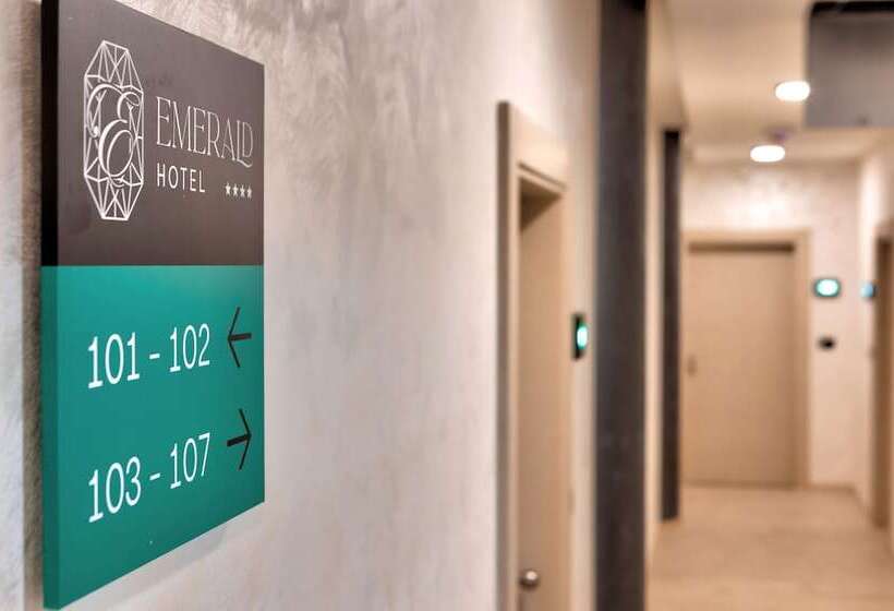 هتل Emerald