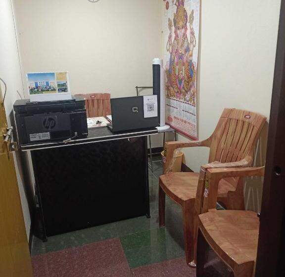 Hotel Oyo Sai Inn, A Guest House