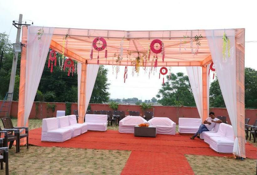 Hotel Oyo Shiva The Midas Farm