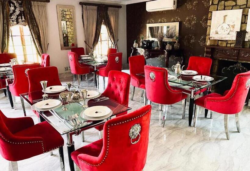 بنسيون Gucci Manor Boutique Guesthouse