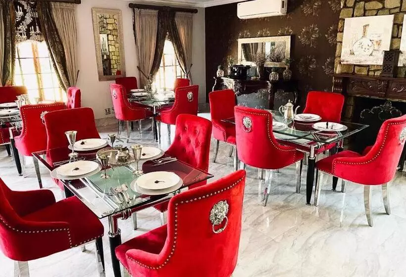 ペンション Gucci Manor Boutique Guesthouse
