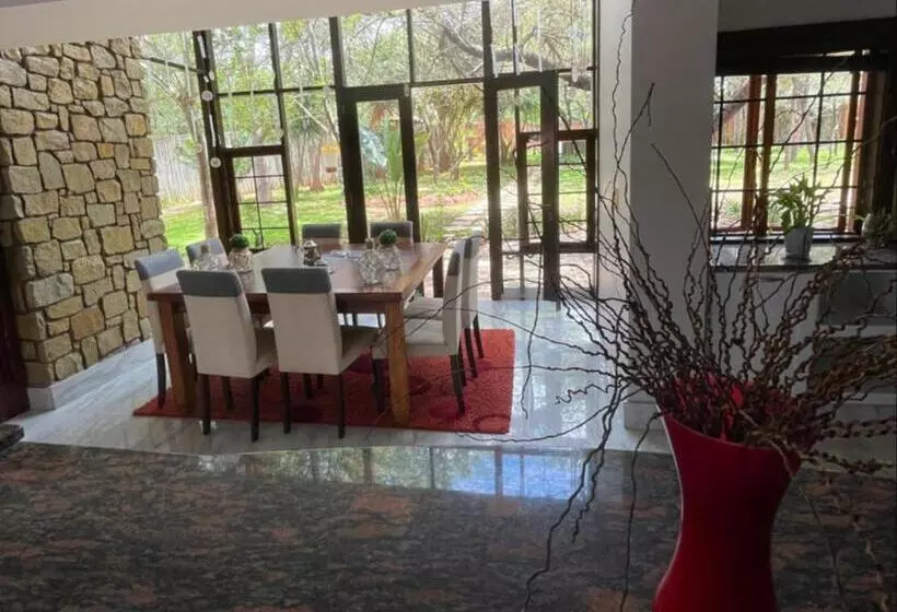 ペンション Gucci Manor Boutique Guesthouse