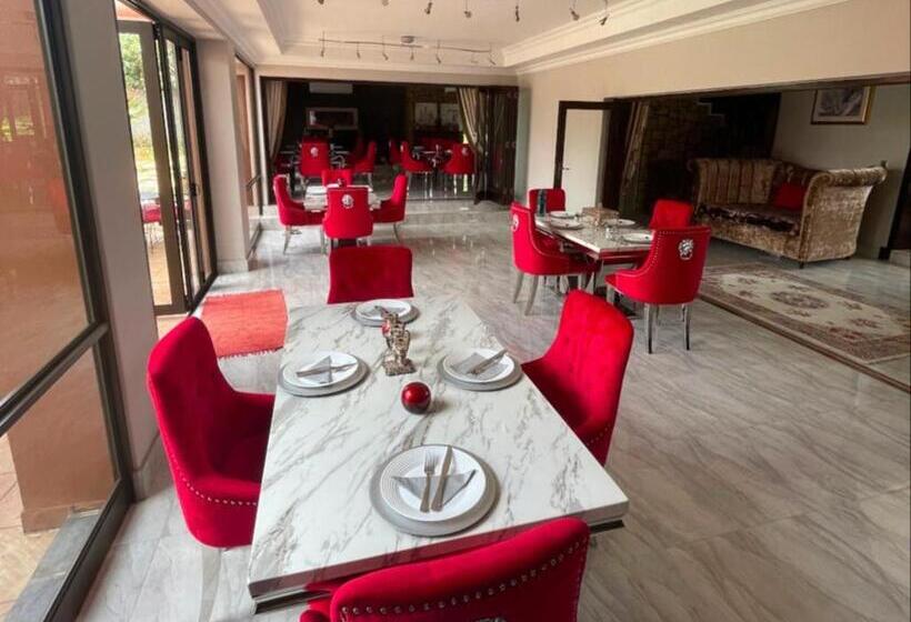 بنسيون Gucci Manor Boutique Guesthouse