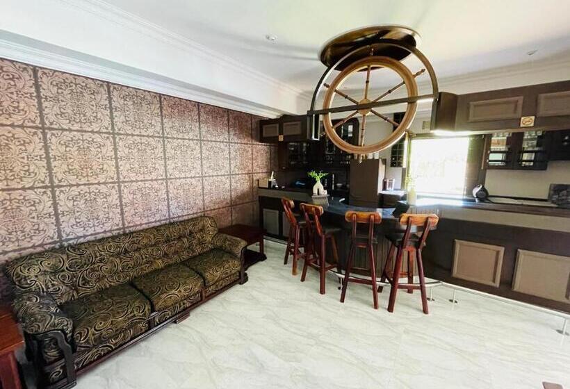 بنسيون Gucci Manor Boutique Guesthouse