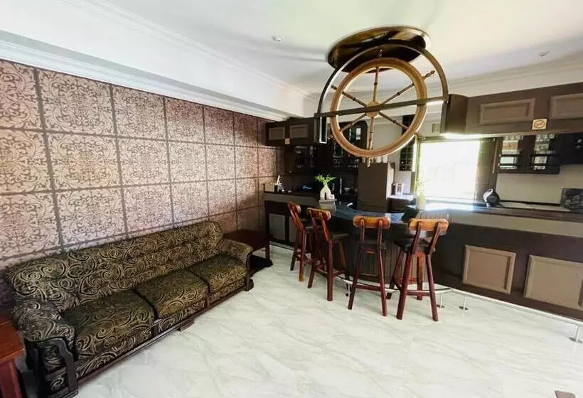 ペンション Gucci Manor Boutique Guesthouse