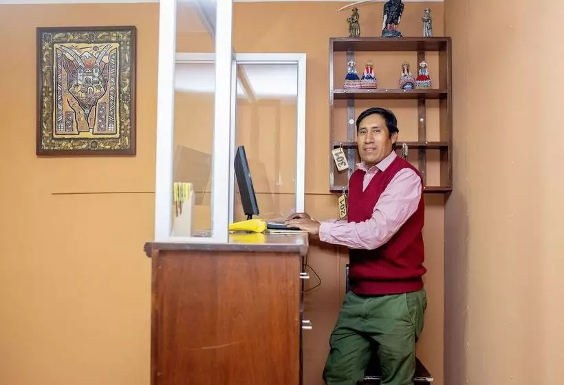 ホテル Colibrí Inn