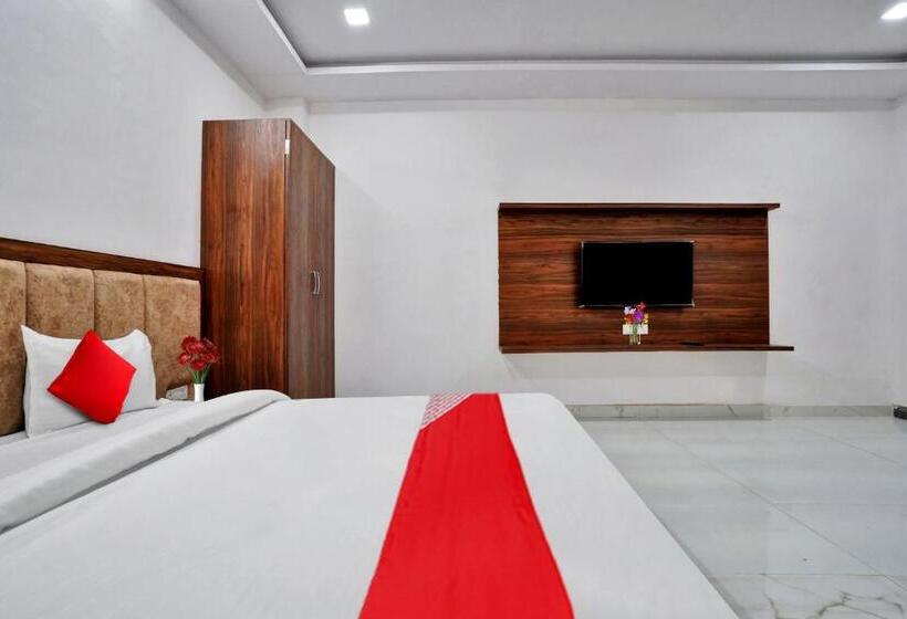 ホテル O Raj Villas