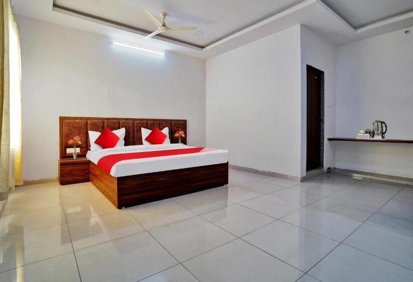 ホテル O Raj Villas