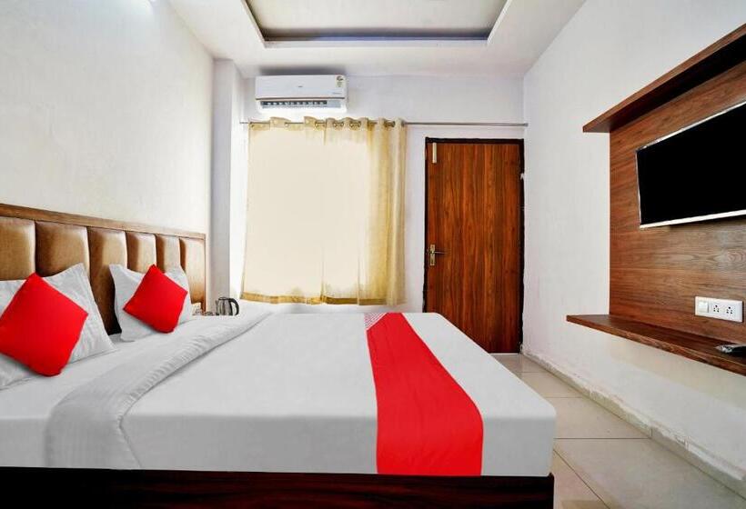 ホテル O Raj Villas