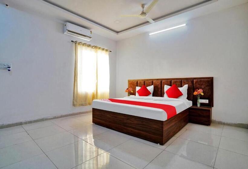 ホテル O Raj Villas