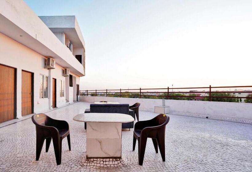 ホテル O Raj Villas