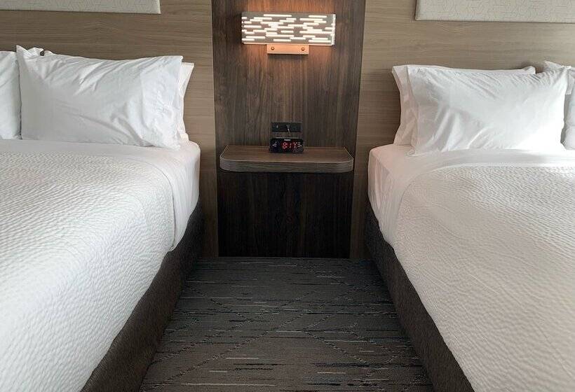 هتل Holiday Inn Express & Suites Courtenay Comox, An Ihg