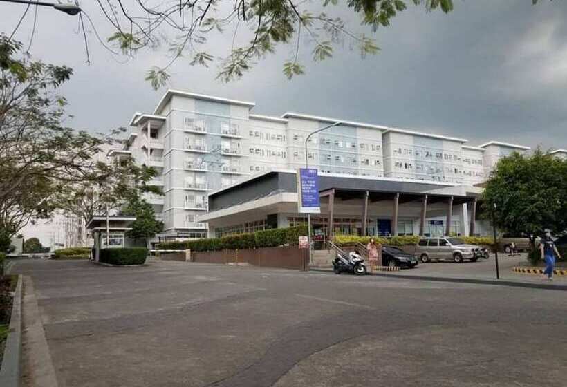 Oyo 936 Yumis Condotel Trees Residences