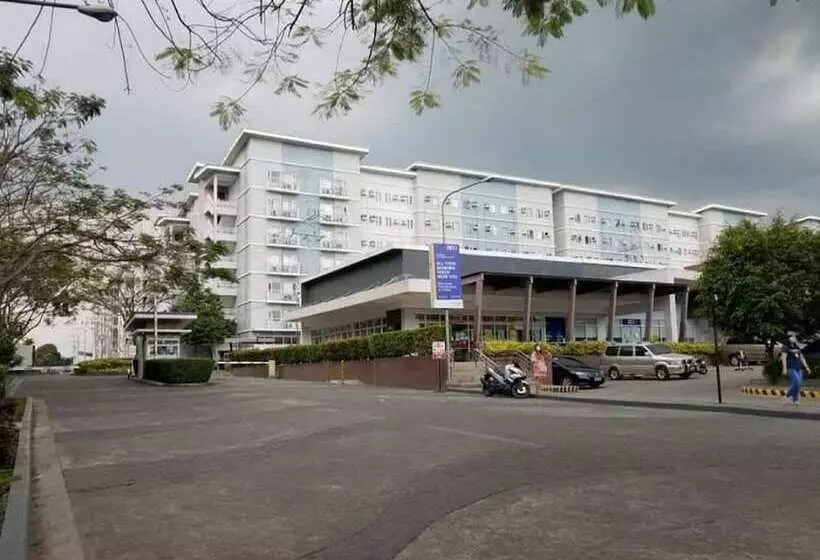 Oyo 936 Yumis Condotel Trees Residences