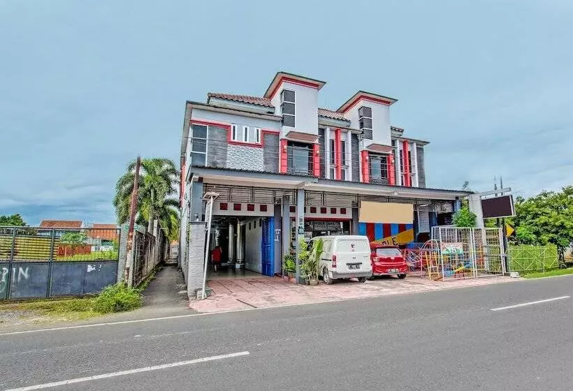 Hotelli Oyo 92294 Amole Homestay Syariah