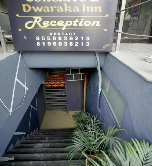 ユースホステル Dwaraka Inn    Lpu Law Gate    Super Deluxe Rooms For Parents, Students, Couples, Corporate