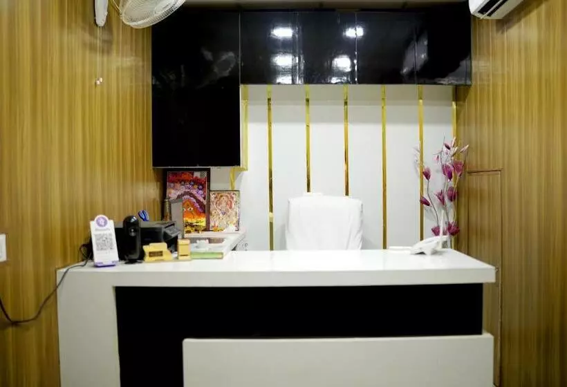 ユースホステル Dwaraka Inn    Lpu Law Gate    Super Deluxe Rooms For Parents, Students, Couples, Corporate