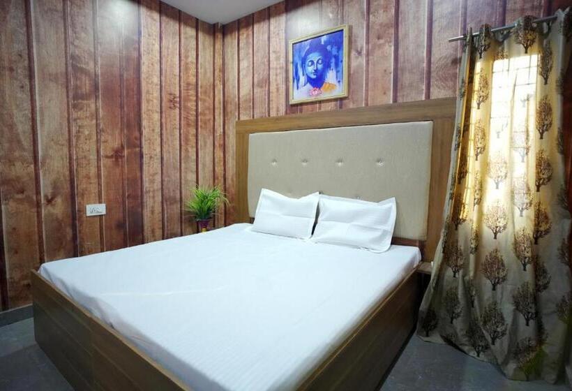 Schronisko Dwaraka Inn Lpu Law Gate Super Deluxe Rooms For Parents, Students, Couples, Corporate