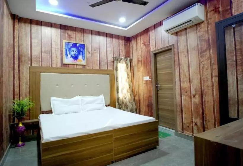 ユースホステル Dwaraka Inn    Lpu Law Gate    Super Deluxe Rooms For Parents, Students, Couples, Corporate