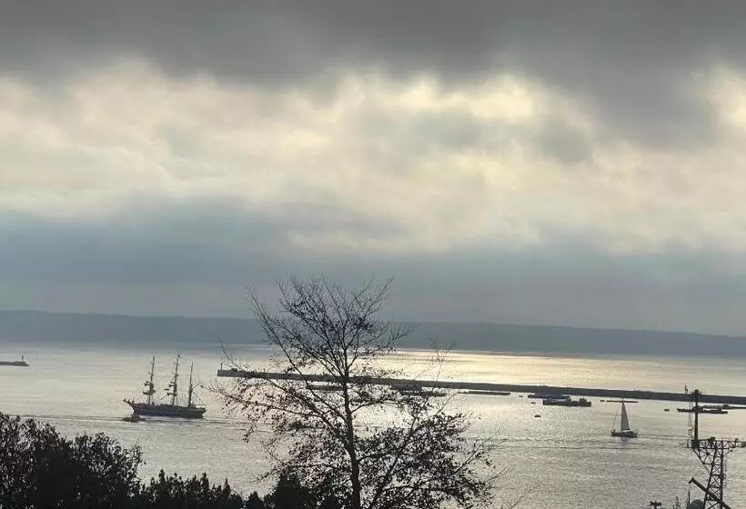 تختخواب و صبحانه Brest And Breakfast Vue Mer