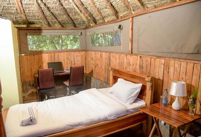 בית מלון כפרי Giraffe Hills Mara Camp