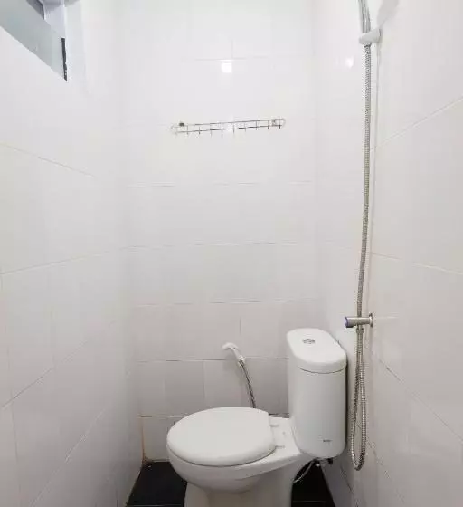 Hotelli Oyo 92261 Aulia Homestay Syariah