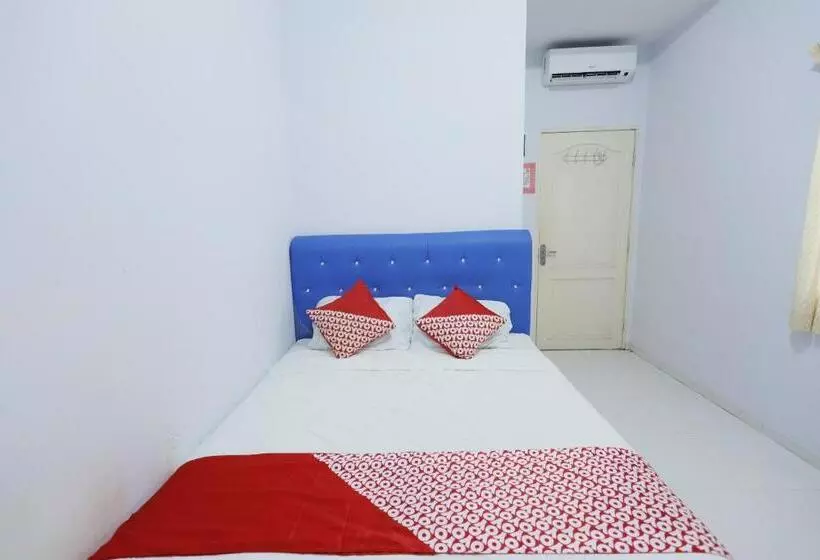 Hotelli Oyo 92261 Aulia Homestay Syariah