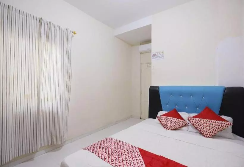 Hotelli Oyo 92261 Aulia Homestay Syariah