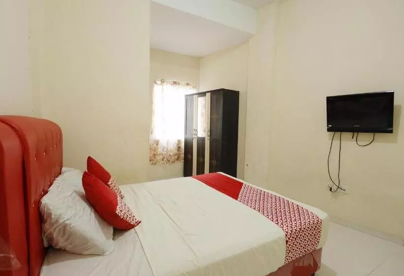 Hotelli Oyo 92261 Aulia Homestay Syariah