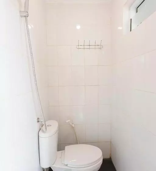 Hotelli Oyo 92261 Aulia Homestay Syariah