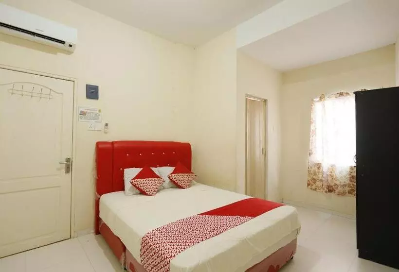 Hotelli Oyo 92261 Aulia Homestay Syariah