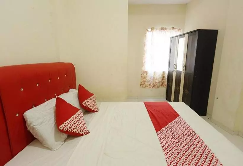 Hotelli Oyo 92261 Aulia Homestay Syariah