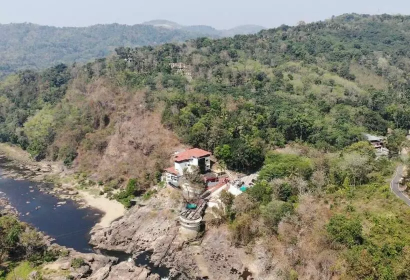 Mountain Mist Resort