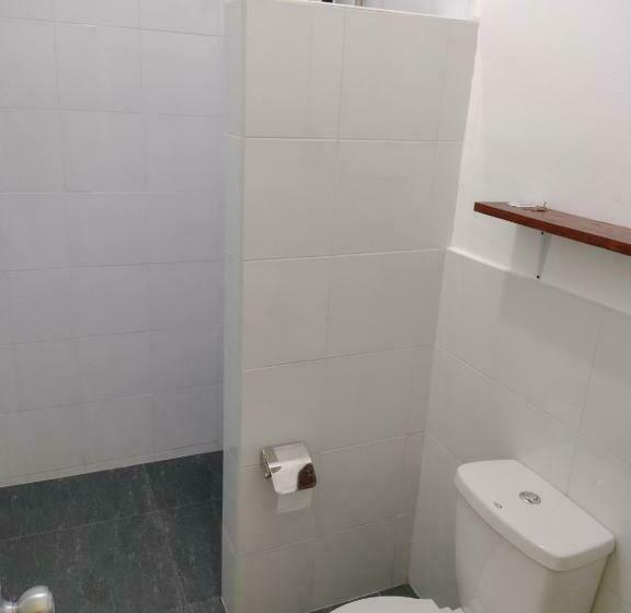 Hostel Happy Coconut Camiguin