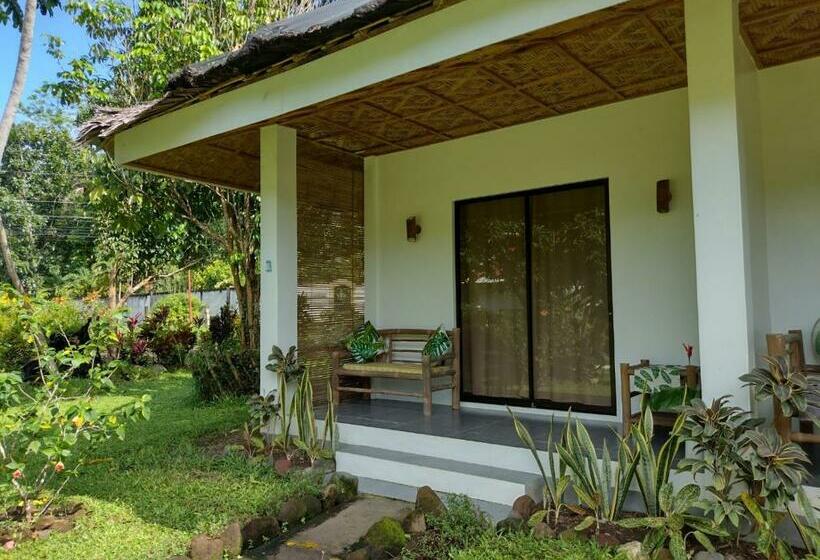 Hostel Happy Coconut Camiguin