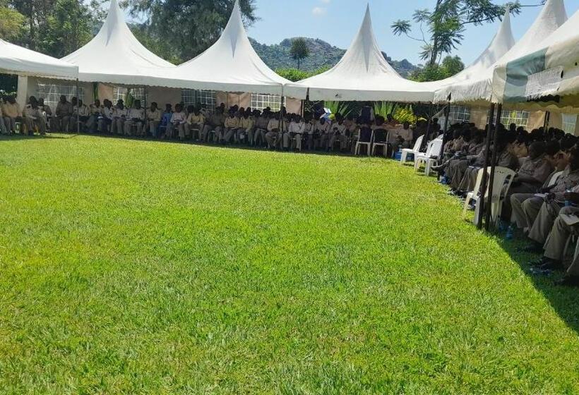 تختخواب و صبحانه Hillview Eco Tourism Resort