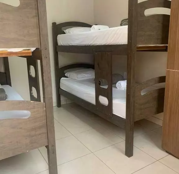 カプセルホテル Hostel Candombá