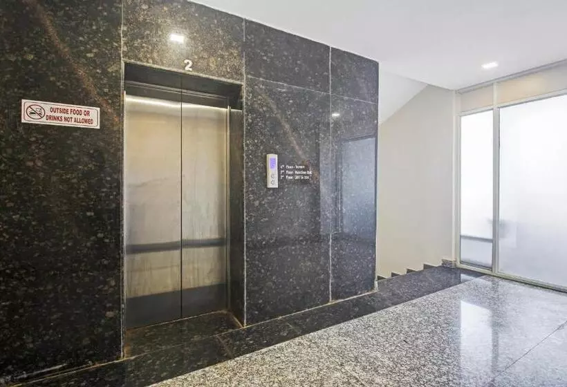 Hotelli Sai Baba Palace Lodging And Boarding