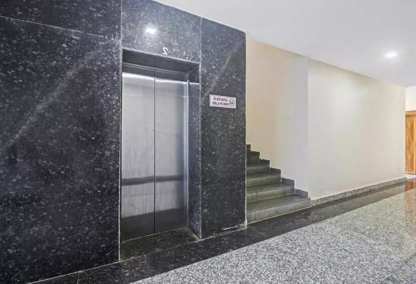 Hotelli Sai Baba Palace Lodging And Boarding