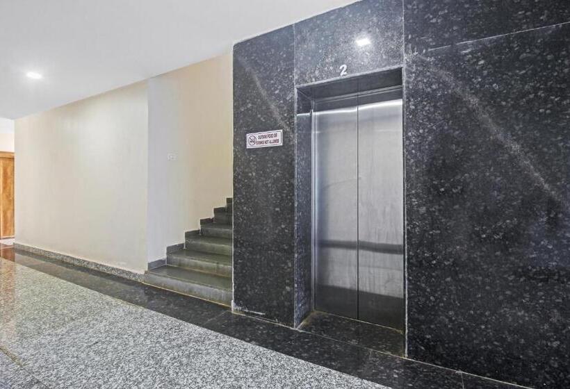 酒店 Sai Baba Palace Lodging And Boarding