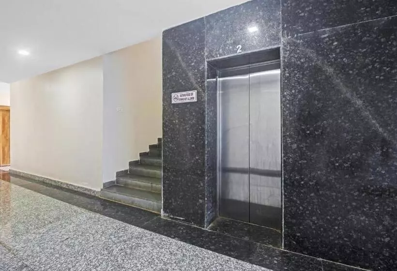 Hotelli Sai Baba Palace Lodging And Boarding