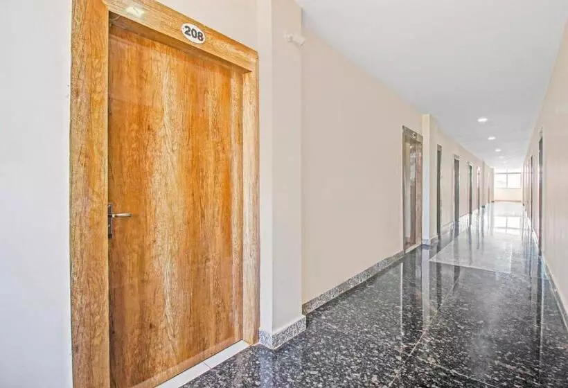 Hotelli Sai Baba Palace Lodging And Boarding
