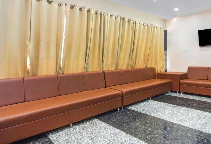 酒店 Sai Baba Palace Lodging And Boarding