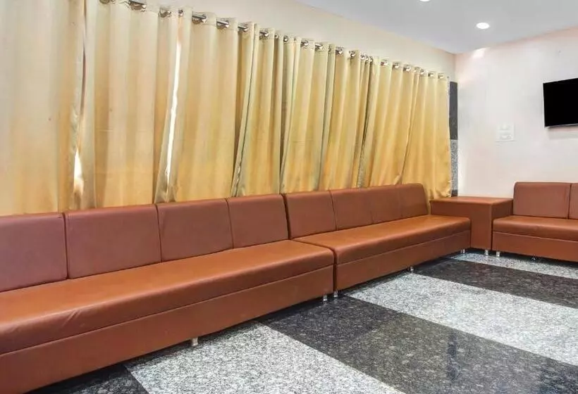 Hotelli Sai Baba Palace Lodging And Boarding