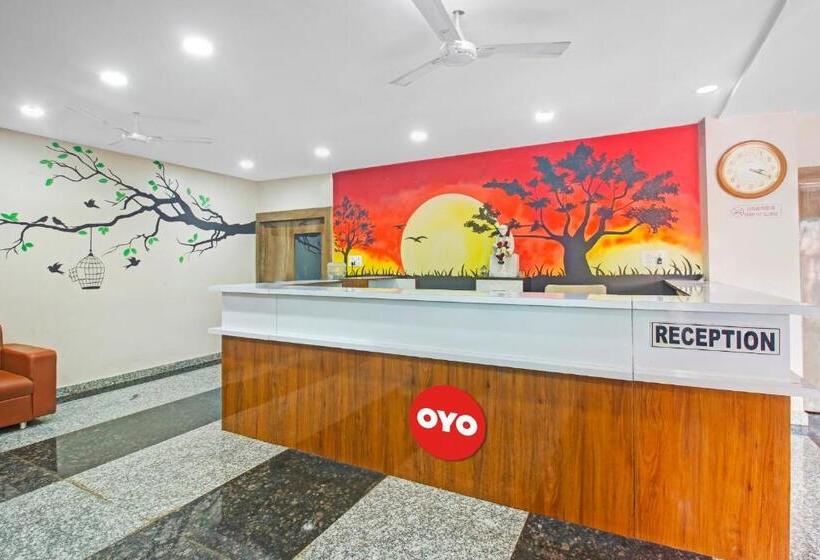 酒店 Sai Baba Palace Lodging And Boarding