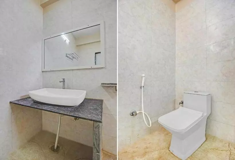 Hotelli Sai Baba Palace Lodging And Boarding