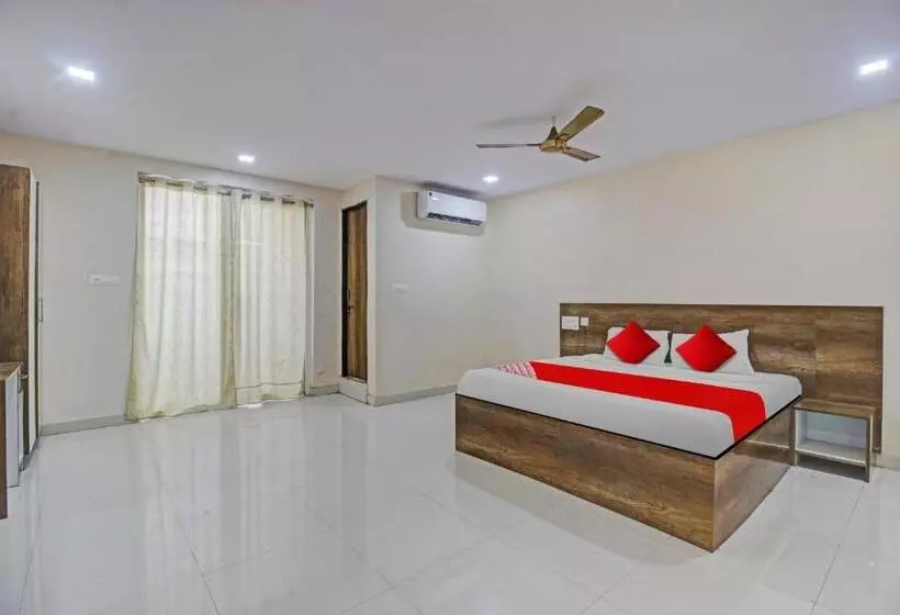 Hotelli Sai Baba Palace Lodging And Boarding