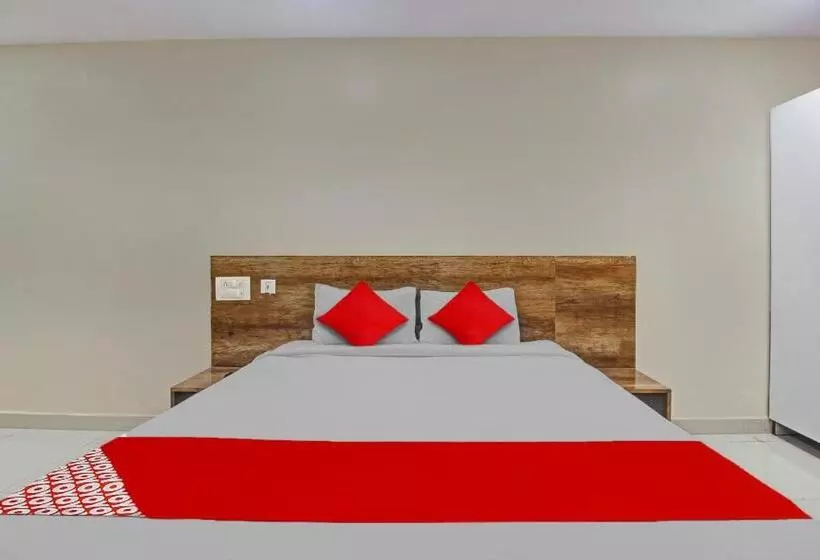 Hotelli Sai Baba Palace Lodging And Boarding