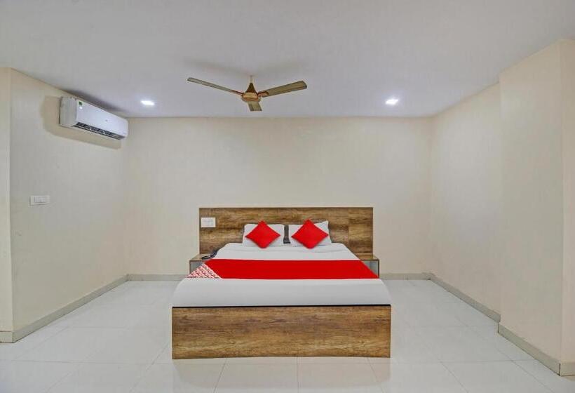 酒店 Sai Baba Palace Lodging And Boarding